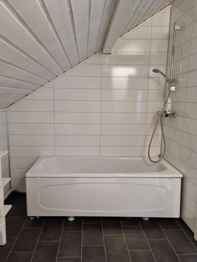 Loftsleilighet Midt I Sentrum Skjervoy Exterior foto